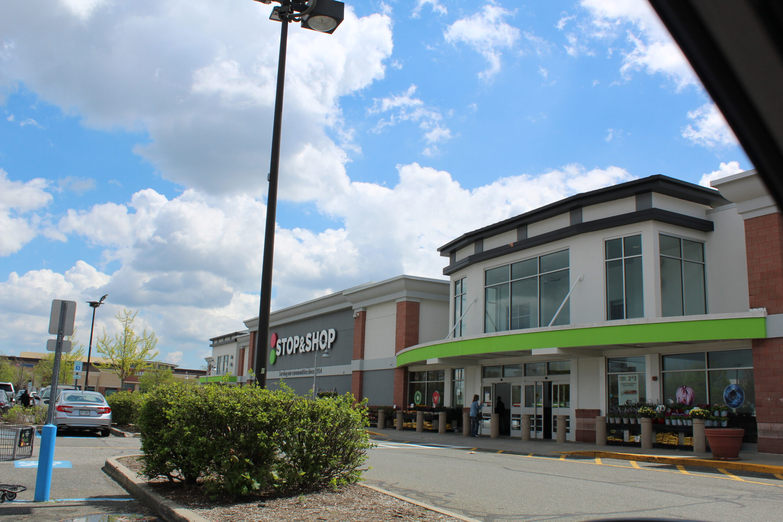 Stop & Shop plaza store front